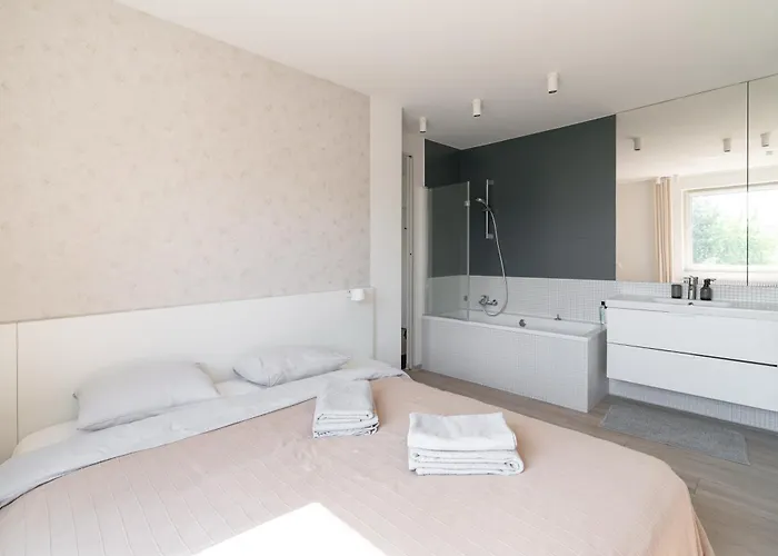 Apartment Treetop Near Mtp *